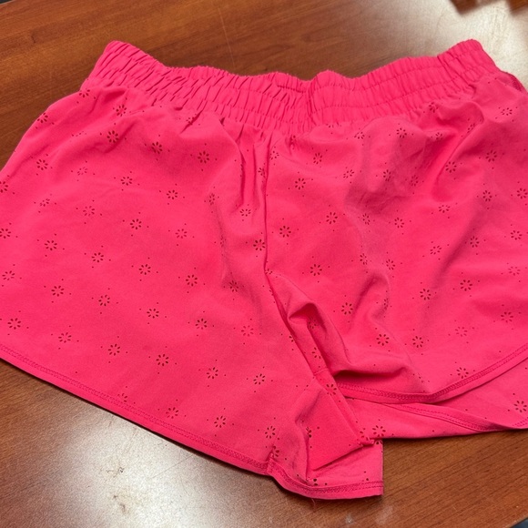 Yogalicious eyelet shorts M // 082715 - Picture 1 of 2